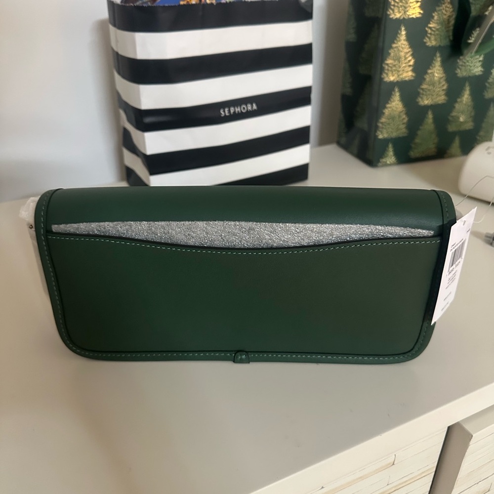 Coach Dinky in green NWT - Picture 4 of 4